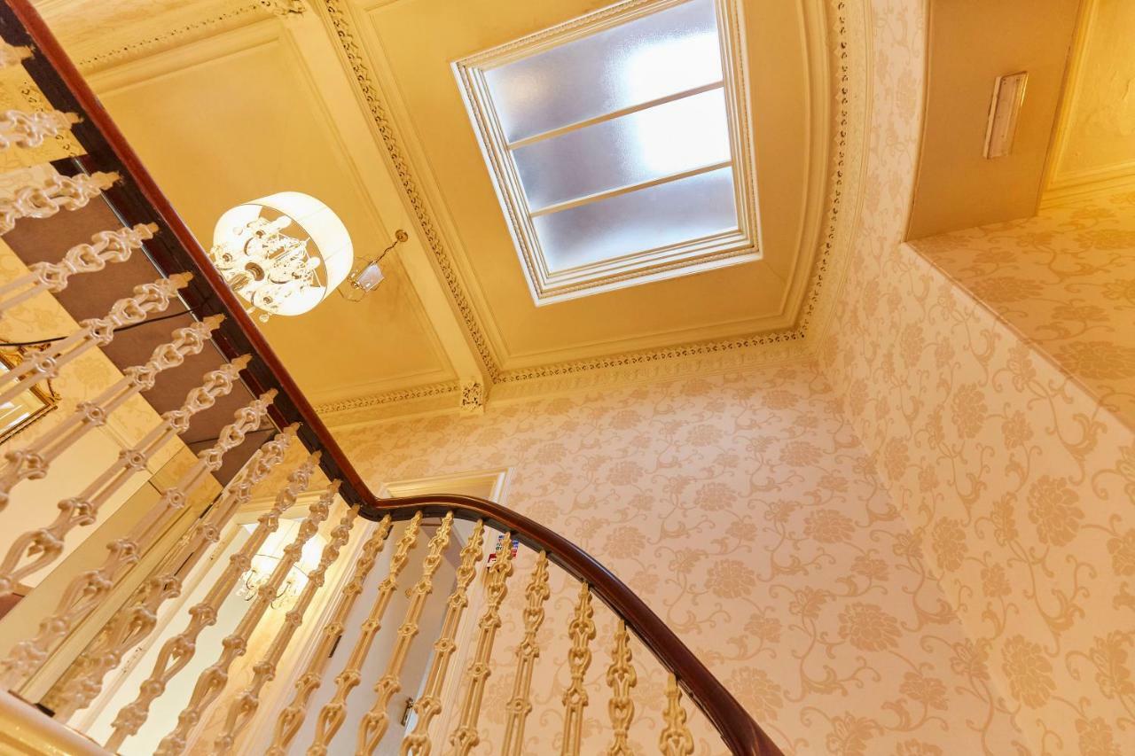 Coppice House Bed & Breakfast คาลเลนเดอร์ ภายนอก รูปภาพ